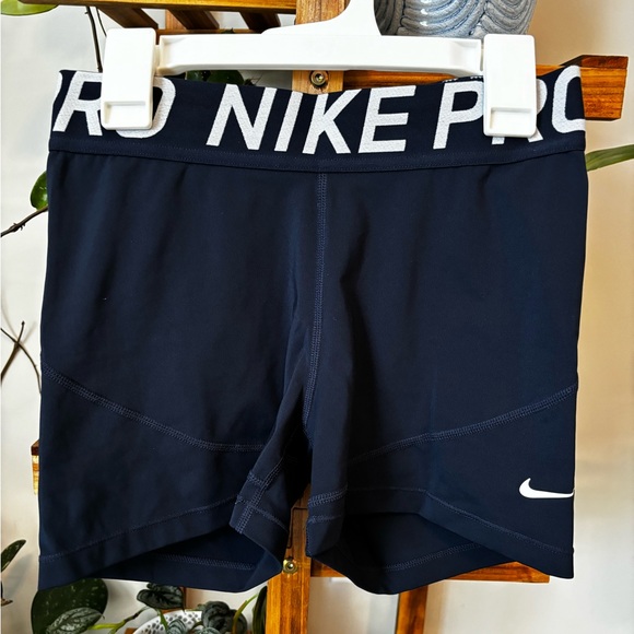 Nike Compression Short (Bundle of Two) Size Medium - Picture 9 of 15